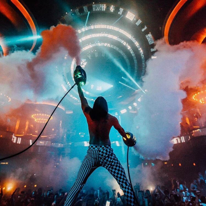 STEVE AOKI IN AKINGSNY DALLAS DENIM.