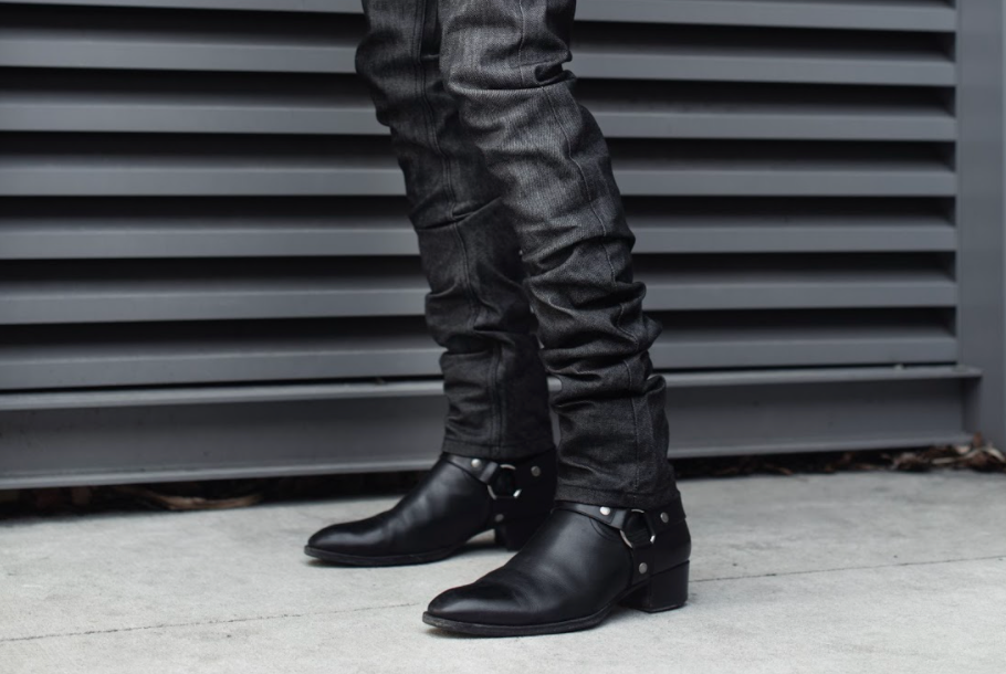 Minimal stacked jeans