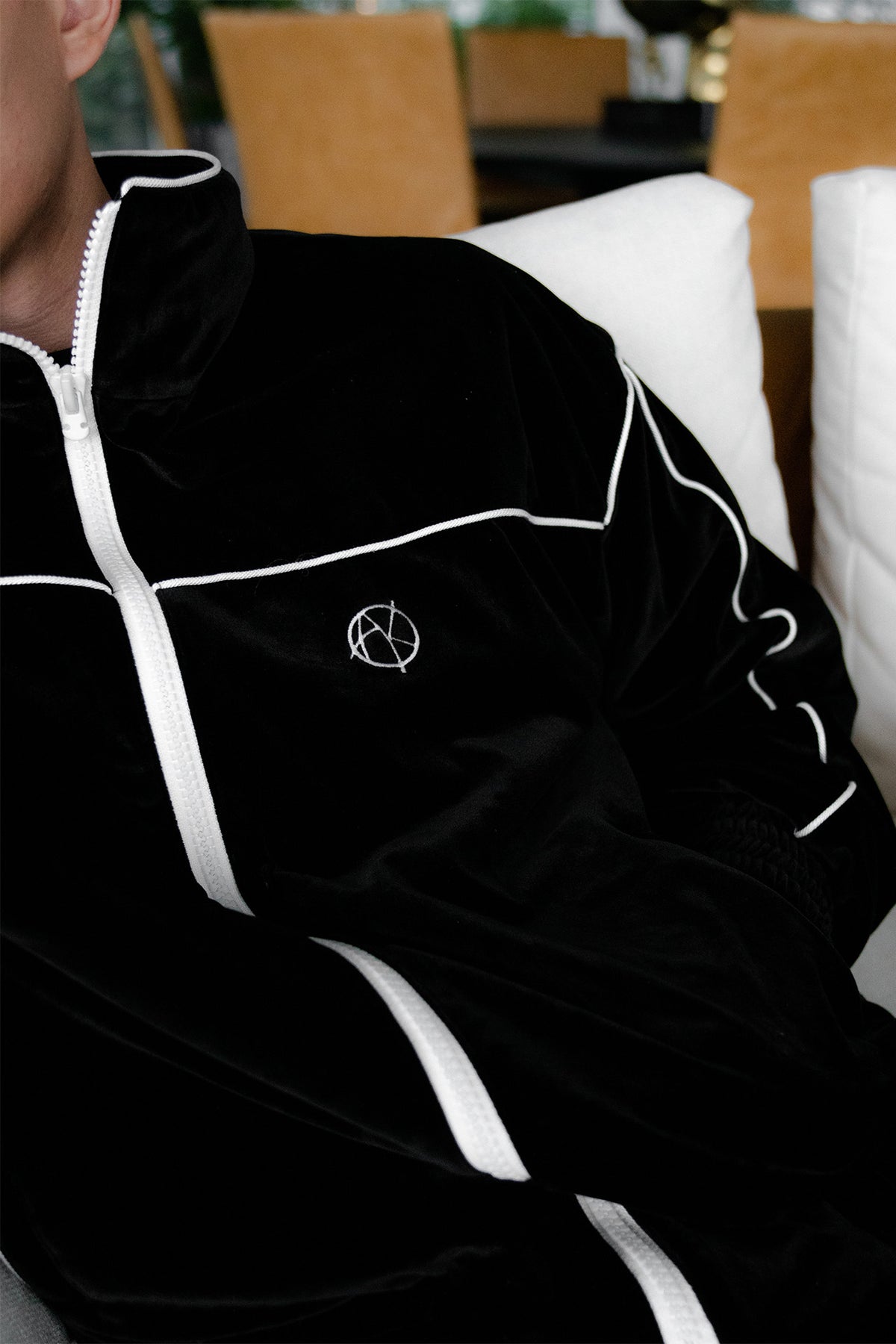 VELOUR TRACK JACKET | AKINGS