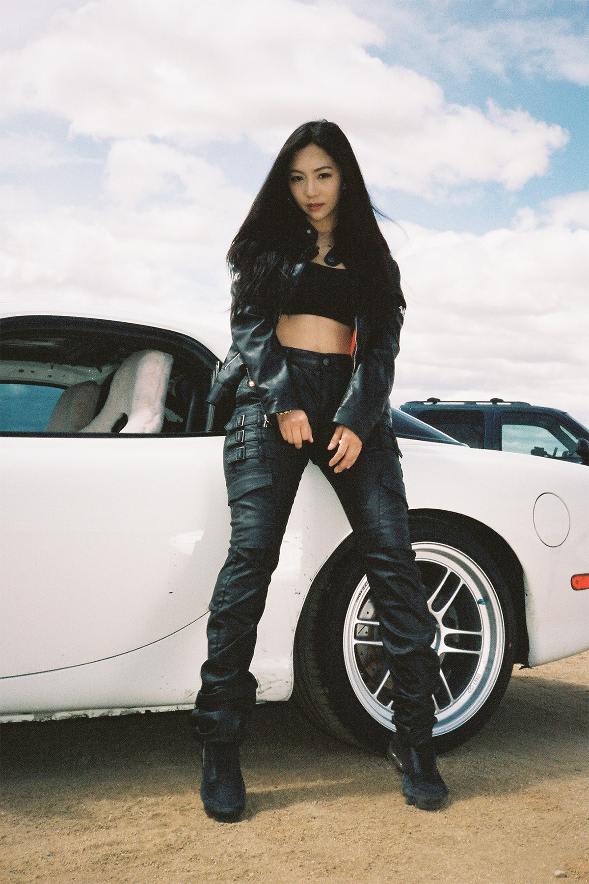 Female model wearing size 28 of Omari Waxed Jeans