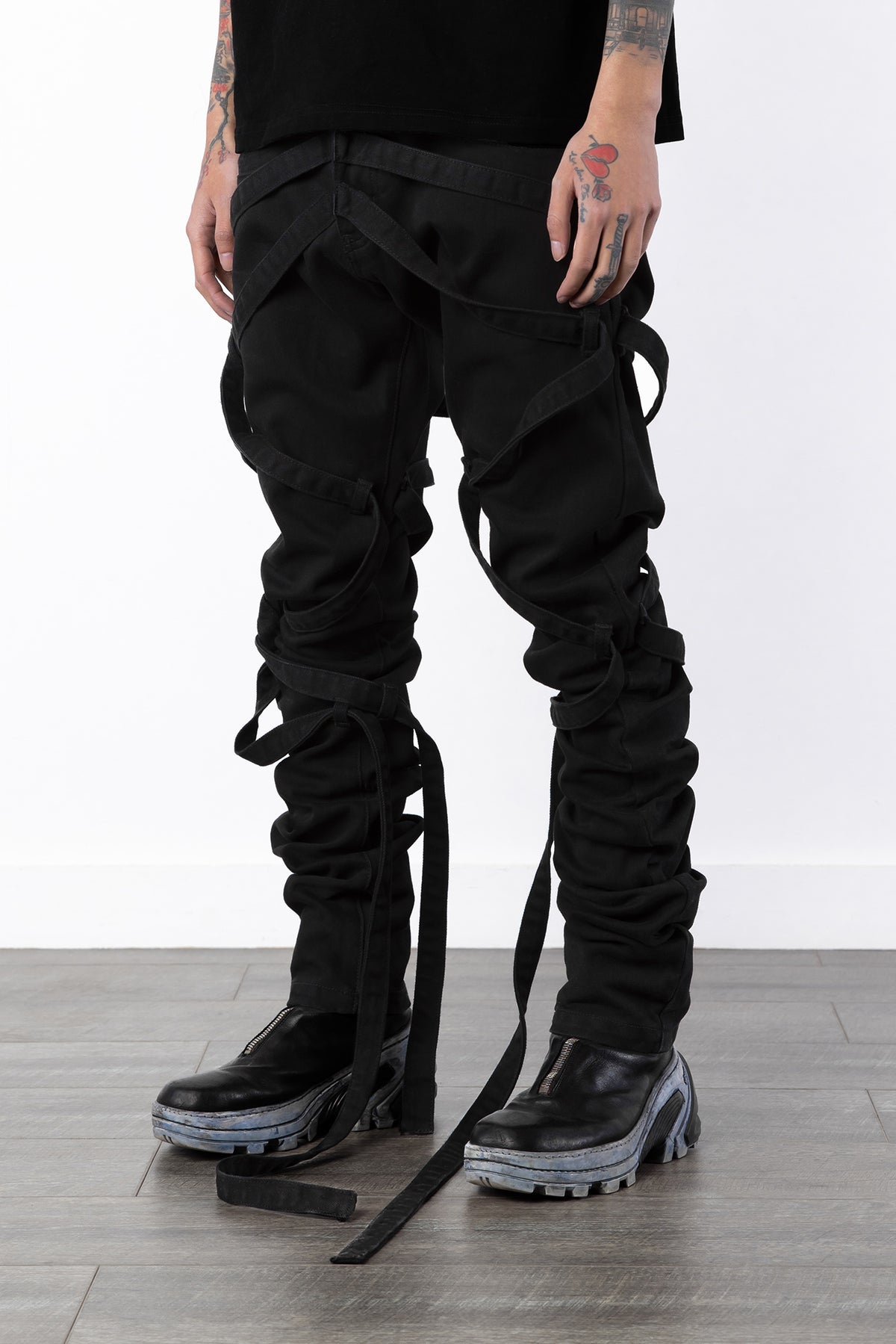 BONDAGE JEANS | AKINGS
