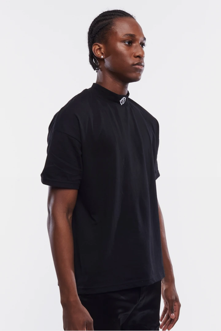 Side view showing mockneck collar height