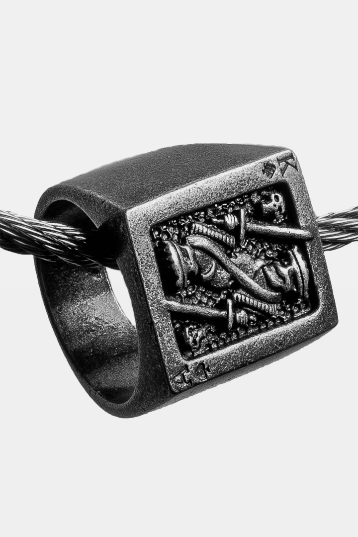 AKINGS Card Ring accessory, close up showing ring