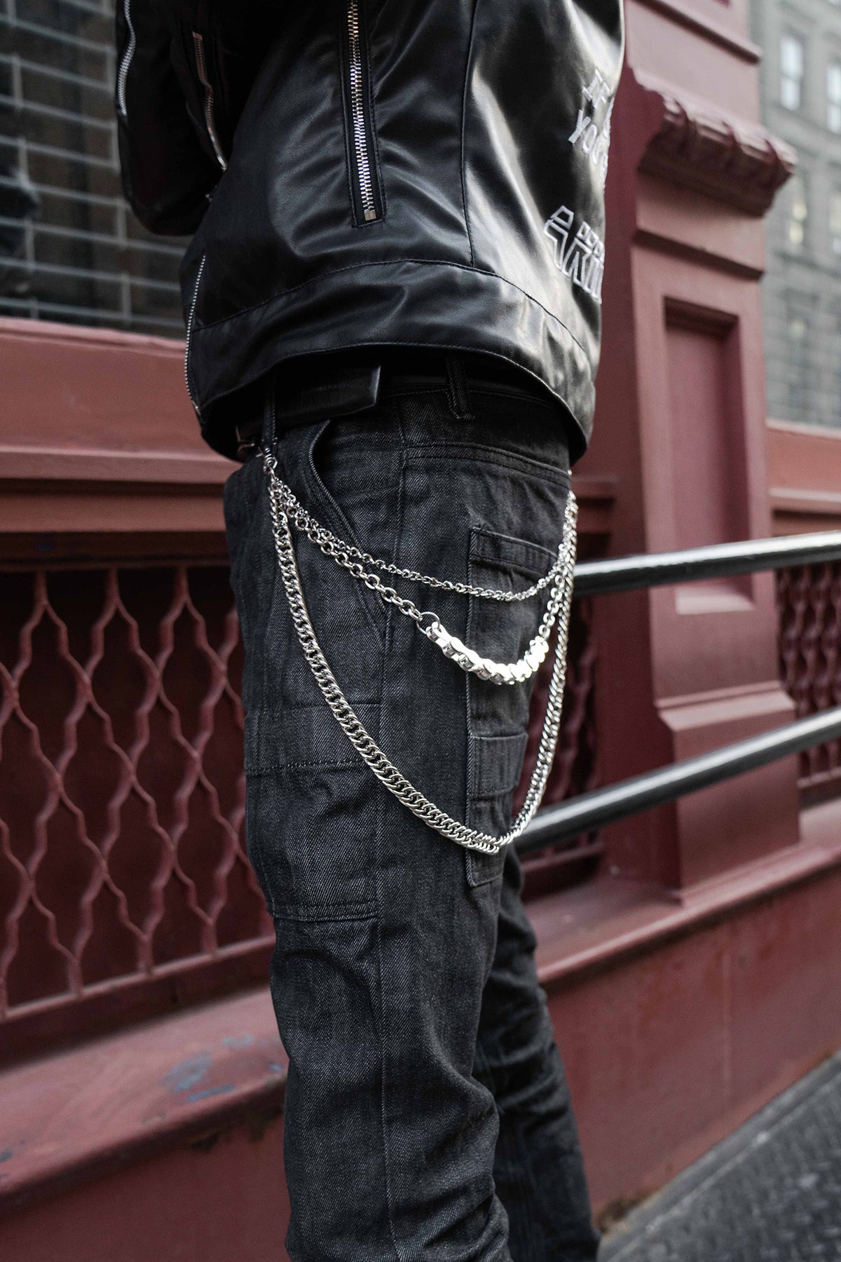 TRIPLE PANTS CHAIN attached on jeans