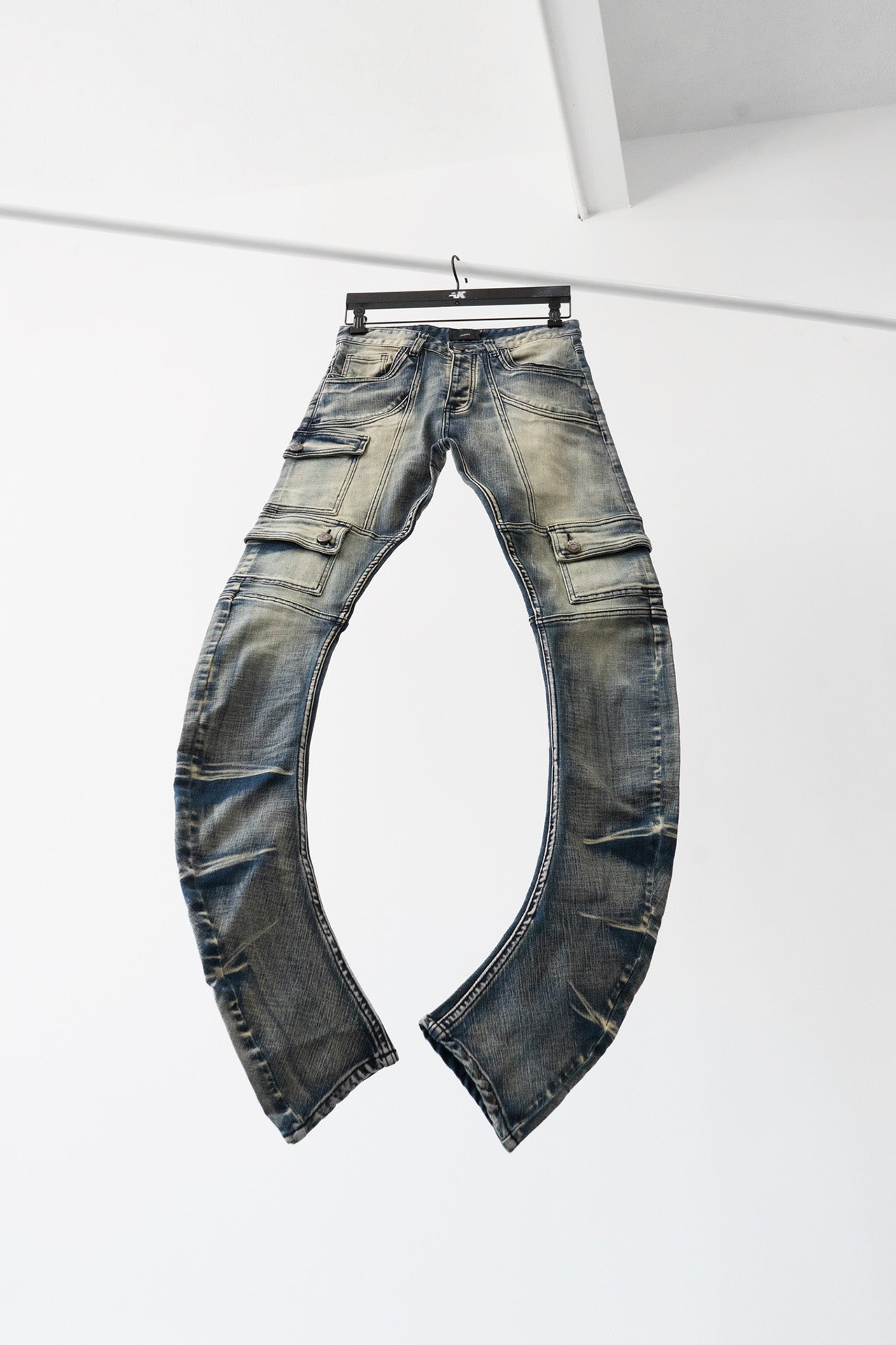 FLAT LAY KYLE BLUE - AKINGS