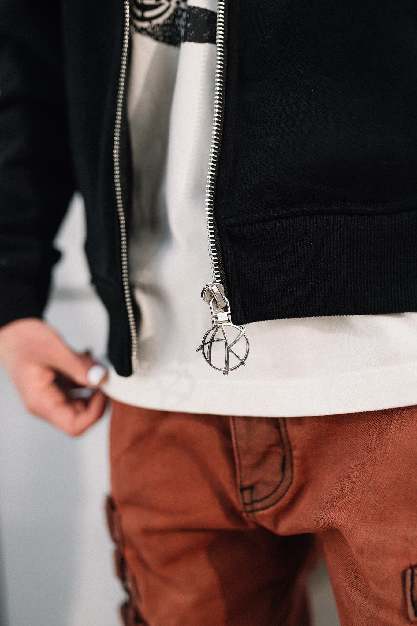 PEACE ZIP HOODIE - AKINGS