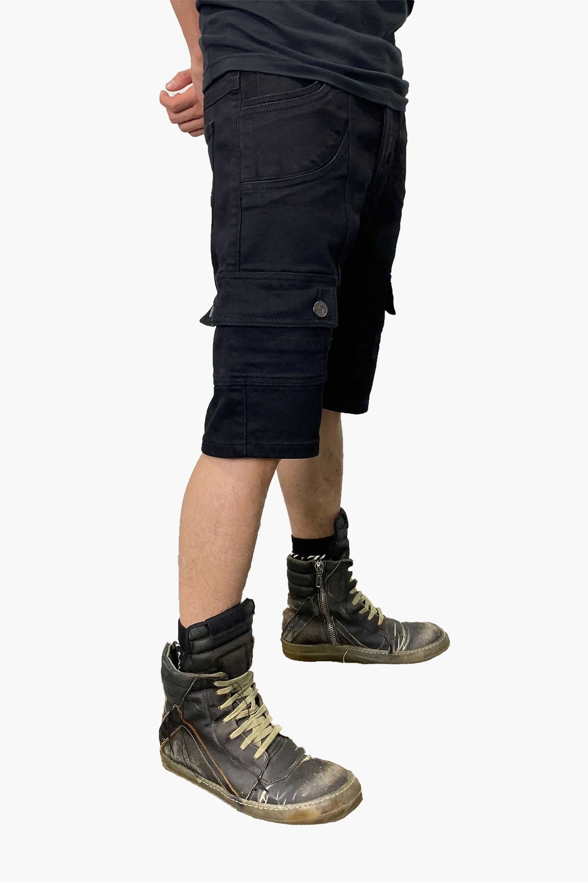 side view, pocket detail