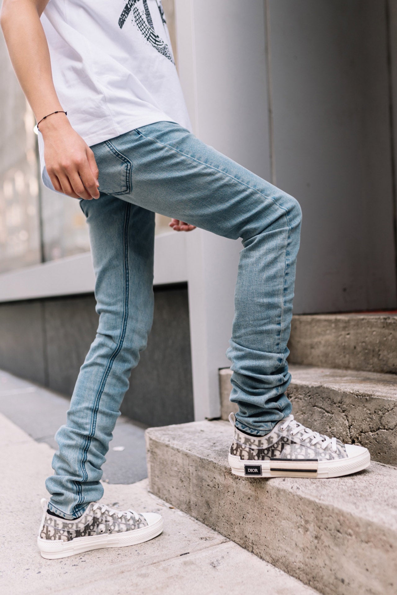 HOW TO STYLE BLUE JEANS FOR MEN - AKINGS