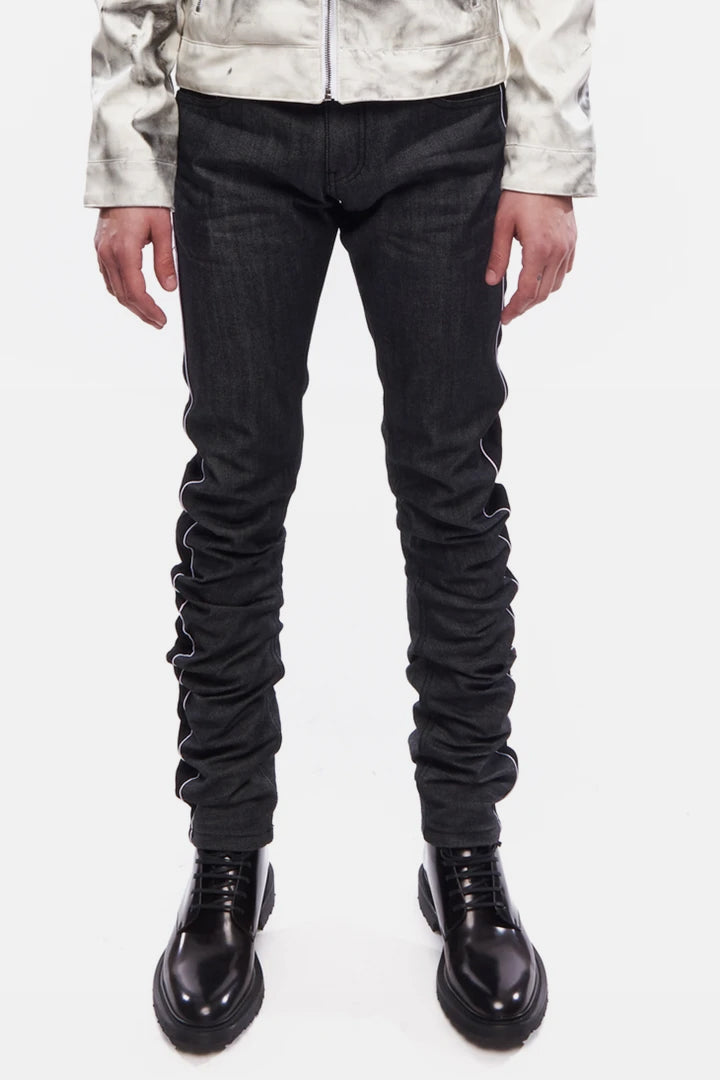 FRONT VIEW OF AKINGS JAMESON 